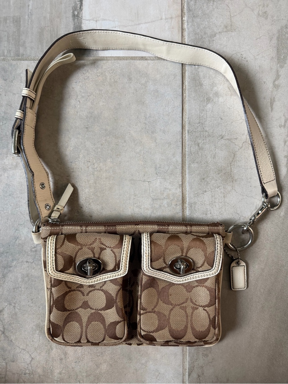 Coach Brown Shoulder Bag Front Pockets Zip Pocket Adjustable Silver Authentic